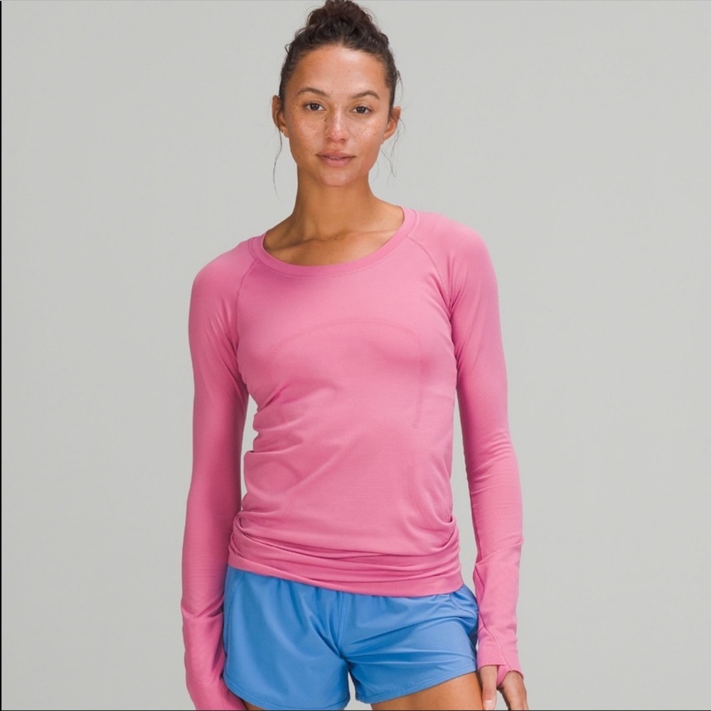 Lululemon Swiftly in Pink Blossom.  Size 6.  NWT